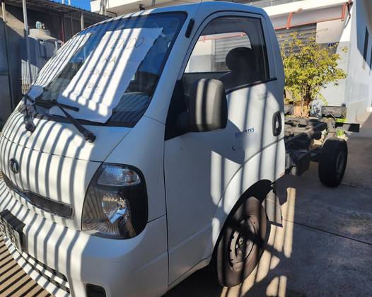 KIA BONGO 2.5 K-2500 4X2 CS TURBO DIESEL 2P MANUAL KIA BONGO 2.5 K-2500 4X2 CS TURBO DIESEL 2P MANUAL